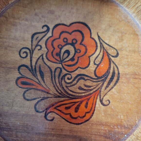 Vintage Soviet Wooden Bowl With Floral Design & Handles - Picture 3 of 9